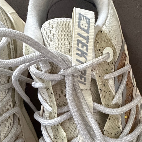 New Balance Tektrel Womens 8 Sneakers Sea Salt Cork Trail Running - Picture 4 of 12